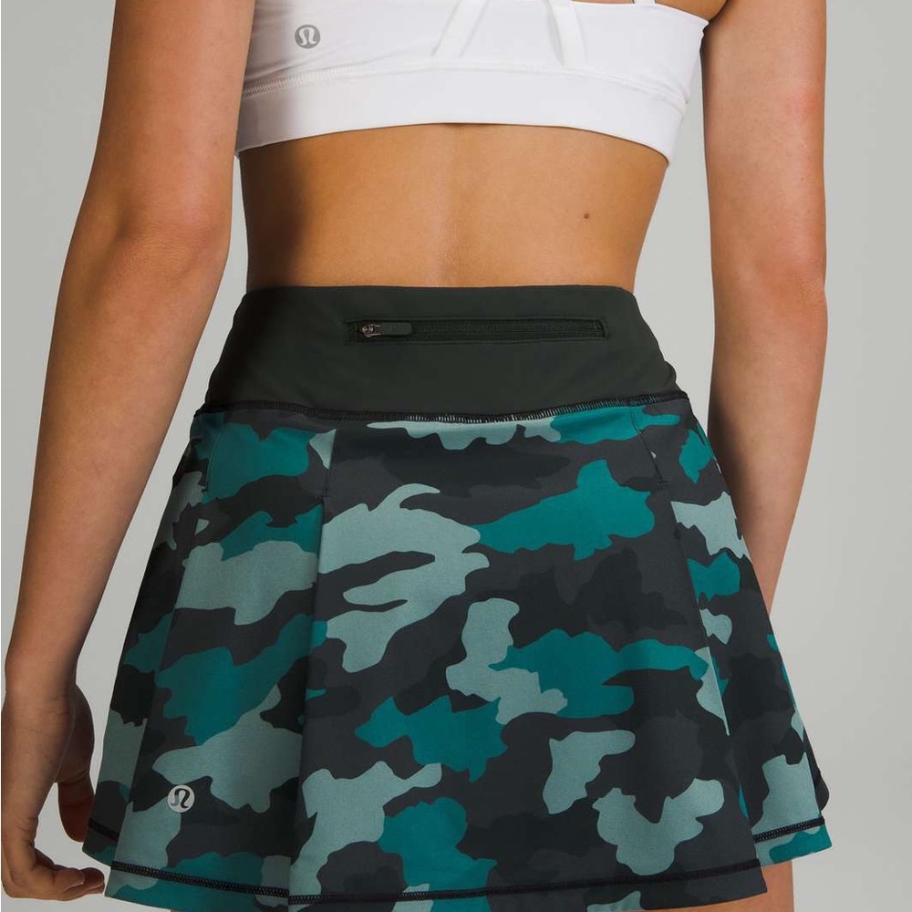 Lululemon Athletica Camo Skirt in Teal and Black